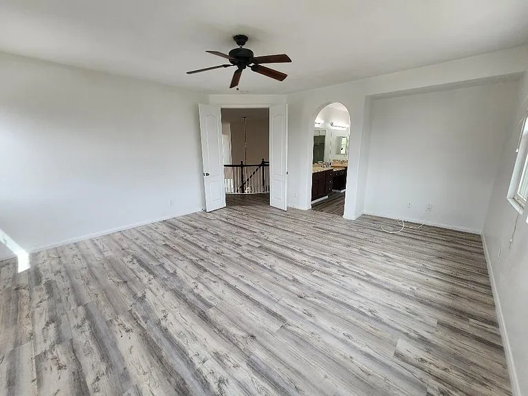 593 Hyacinth Rd — Photo 14