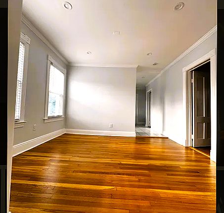 3rd image of 32 Belden St