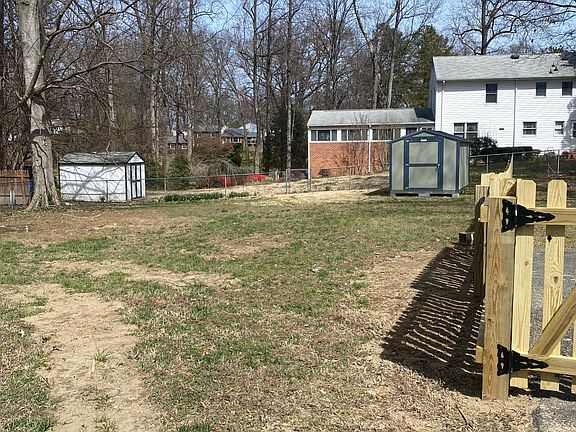 3rd image of 7375 Walnut Grove Dr
