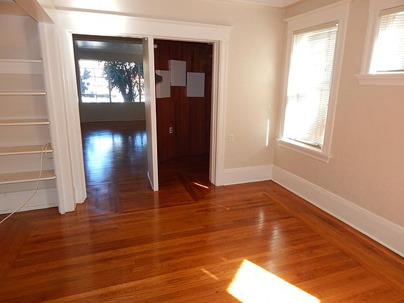 4th image of 2541 C St APT 1