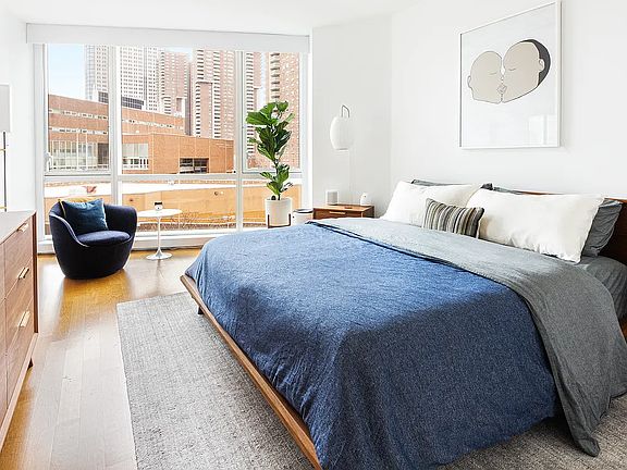 4th image of 200 Chambers St APT 5D