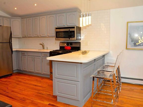 2nd image of 16118 140th Ave Floor 2