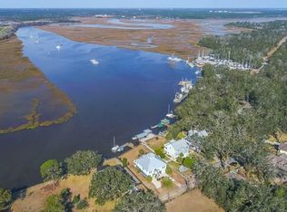 212 Barkentine Dr, Saint Marys, GA 31558