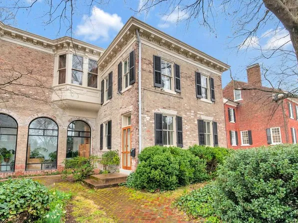 1201A Princess Anne St, Fredericksburg, VA 22401