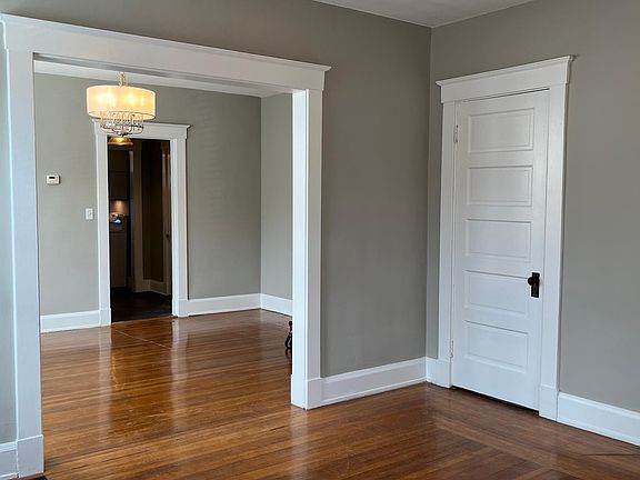 3rd image of 3633 Besuden Ct #1