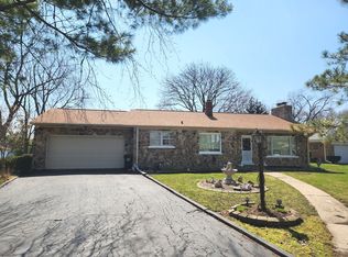 8101 W Church St, Niles, IL 60714