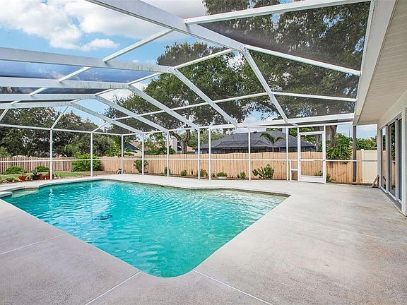3rd image of 3949 APPLETREE DRIVE
