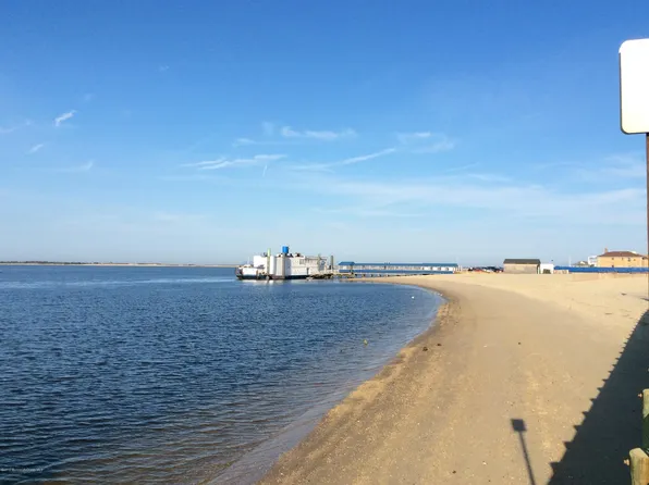 329 Shore Dr APT D-4, Highlands, NJ 07732