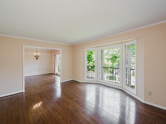 4th image of 2810 Westwyck Cir