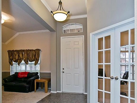 4th image of 2608 Black Canyon Dr