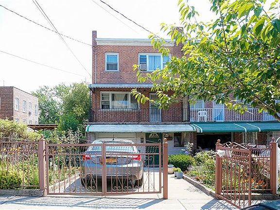 2nd image of 954 E 216th St