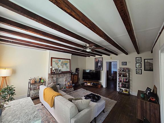 5th image of 124 E Harris St APT 4