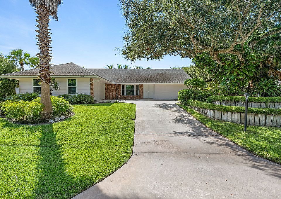 1st image of 1024 Orchid Oak Dr