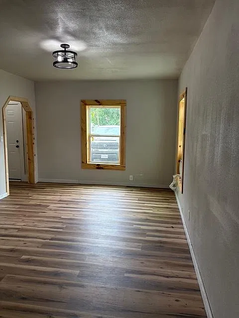 406 S Fredonia St - A — Photo 1