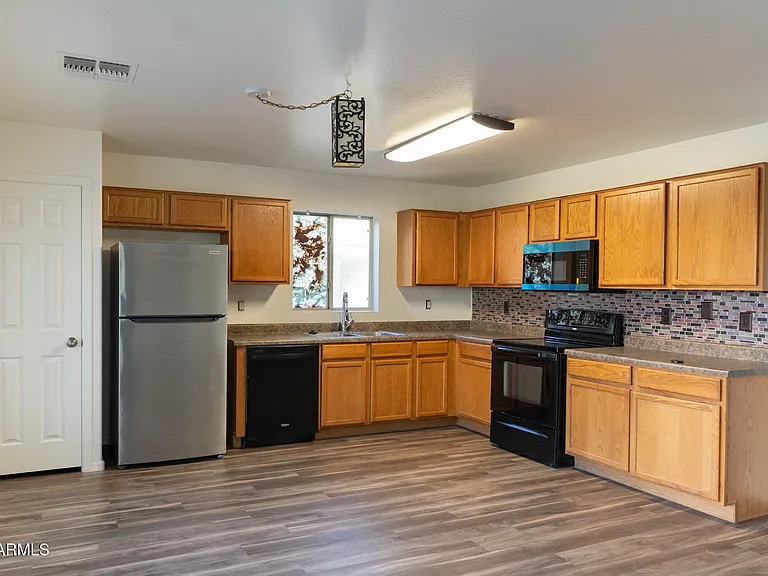 2234 W Central Ave — Photo 4