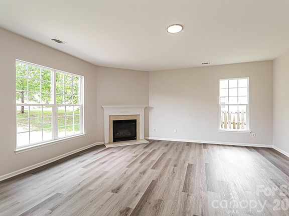 3rd image of 9039 Goldfields Dr