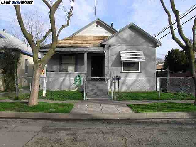 1st image of 932 N F St