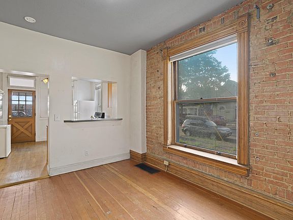 5th image of 401 S Lincoln St #B