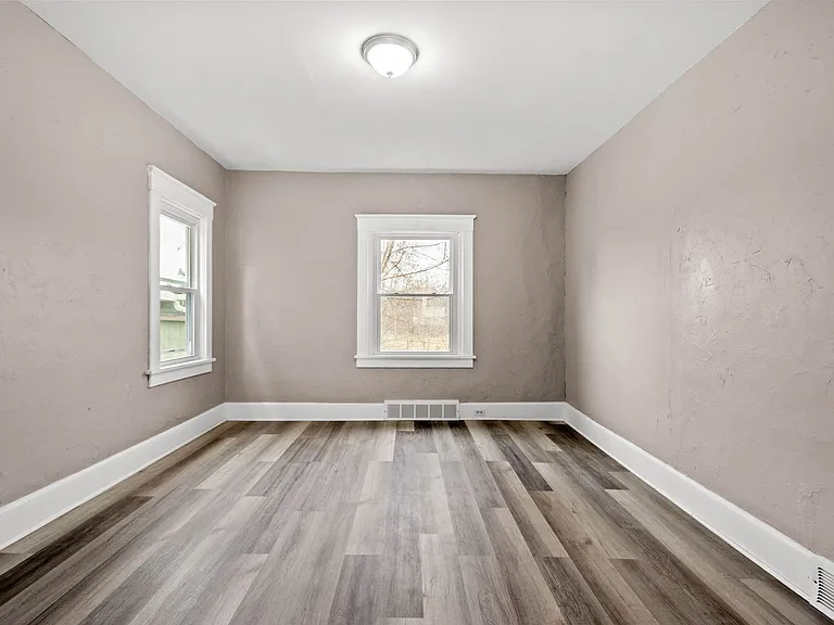 1108 Main St — Photo 6