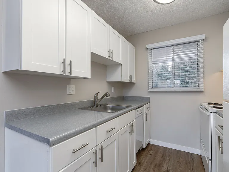 2 bed, 1 bath