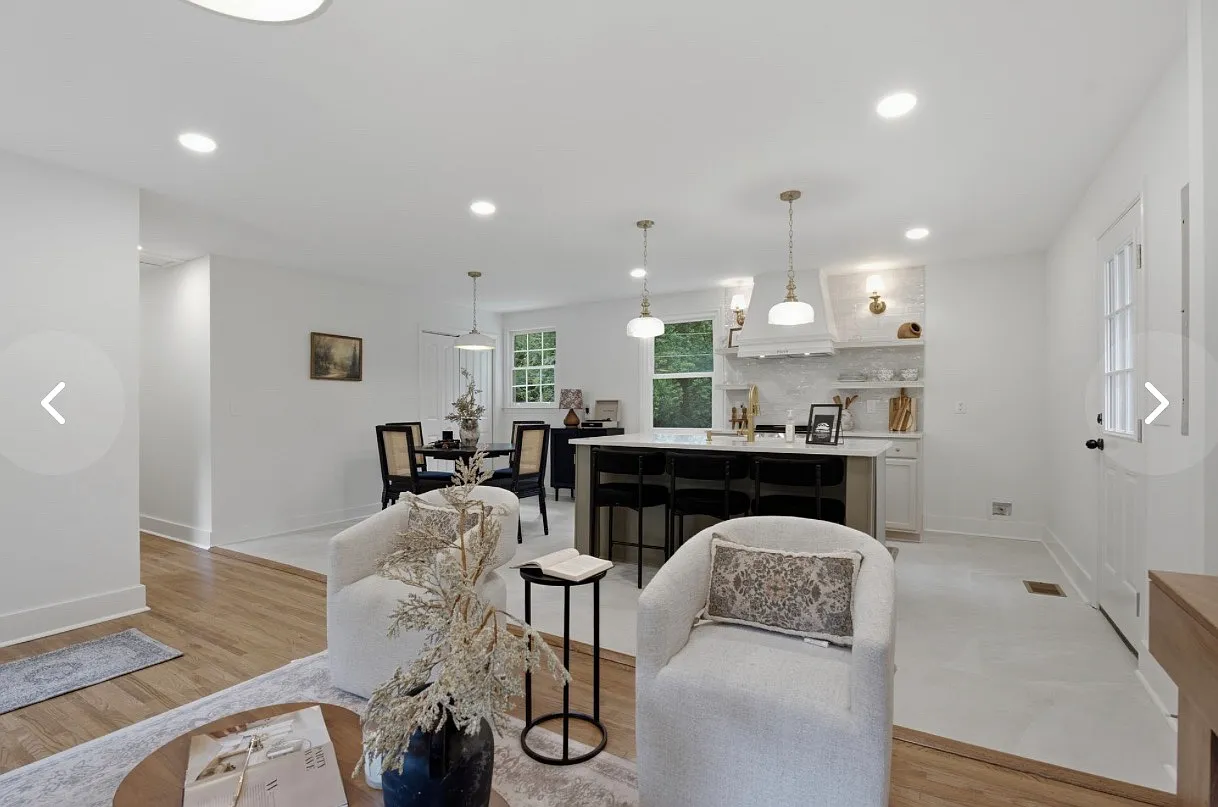 3 bed, 1050 sqft, $1,900 — Photo 3