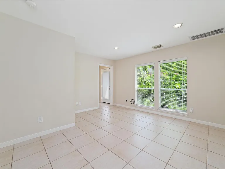 2256 La Branch St — Photo 8