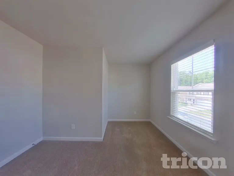 201 Spring Knoll Dr — Photo 10