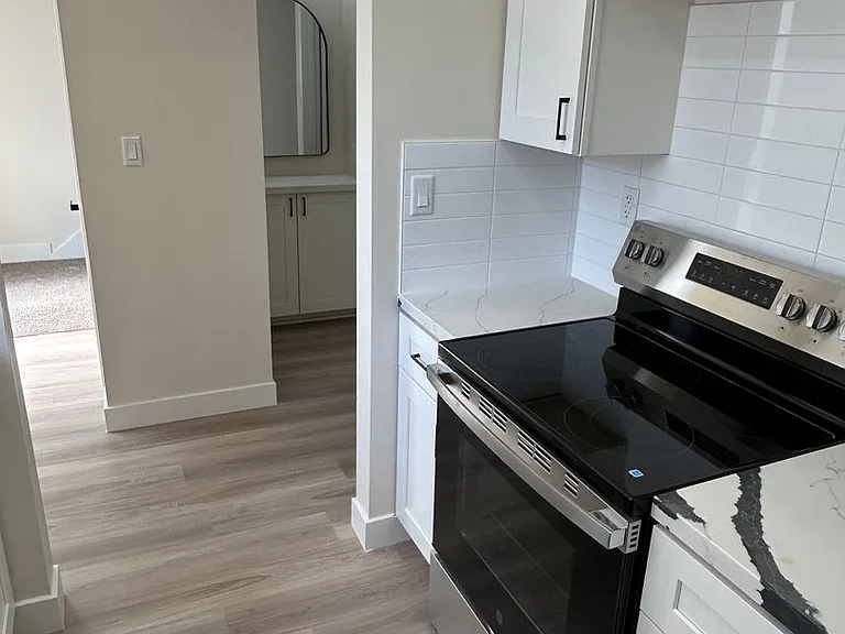 2760 Melendy — Photo 3