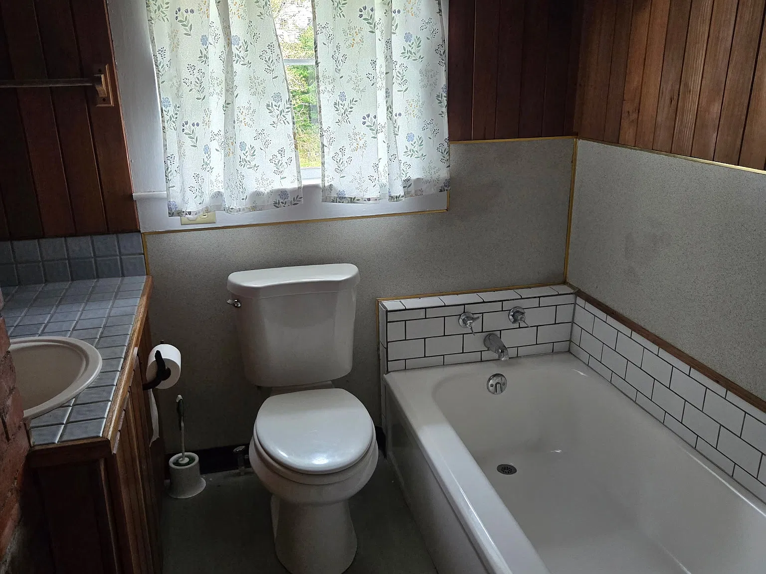 3 bed, 1.5 bath, 1924 sqft, $1,600 — Photo 3