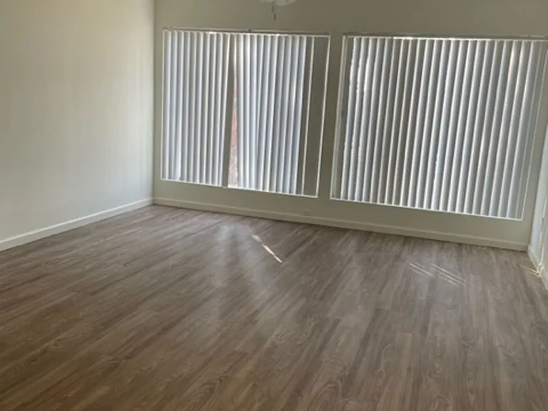 102 - Vista Bonita Apts. — Photo 2