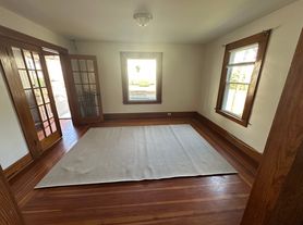 17 Lincoln St, Bristol, CT