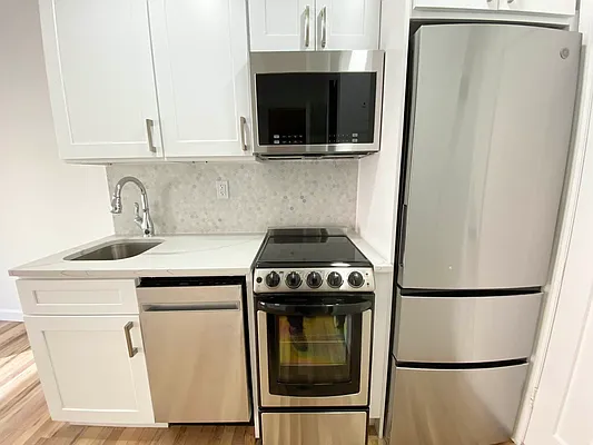 Rented by J PRESTON AND ASSOCIATES INC | media 8