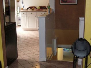 207 Oak Hollow Rd, Springfield, MA 01128