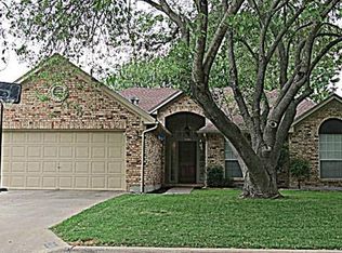 2201 Lark Ln, Taylor, TX 76574