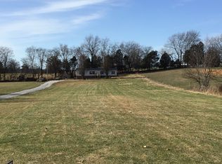 3842 Atkins Rd, Cedar Hill, TN 37032