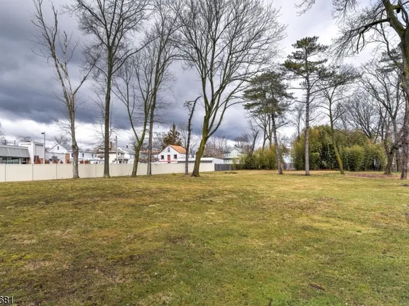 30 W End Ave, Somerville Boro, NJ 08876