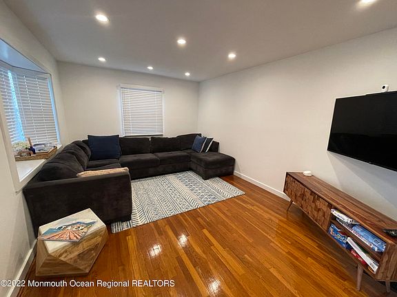 5th image of 282 Berger Ave