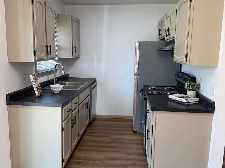 239 N Brunswick St #1 — Photo 3