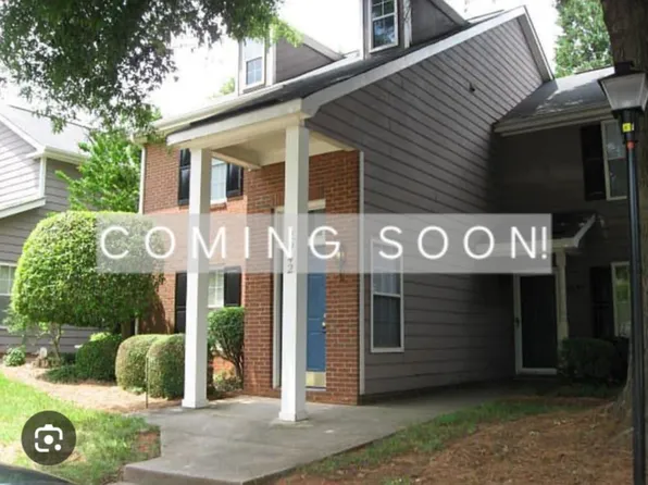 2942 Iron Gate Ln, Charlotte, NC 28212