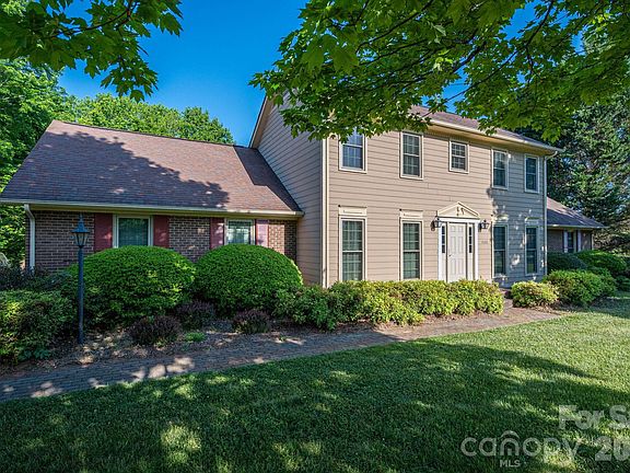 2nd image of 1520 Stableview Dr