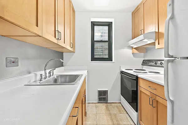 Sold by Corcoran | media 2