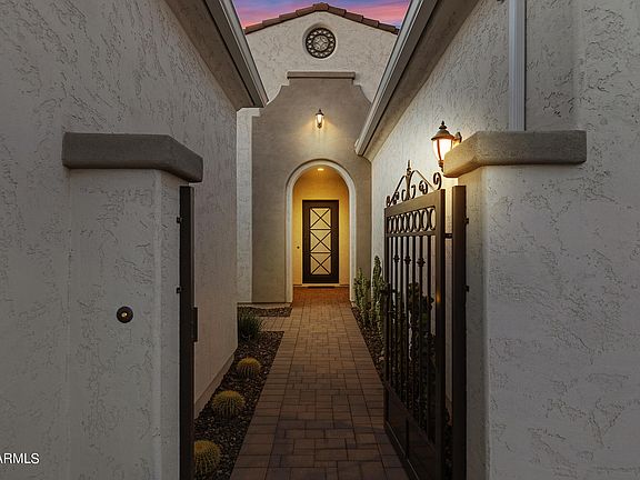 3rd image of 16564 W PINCHOT Avenue