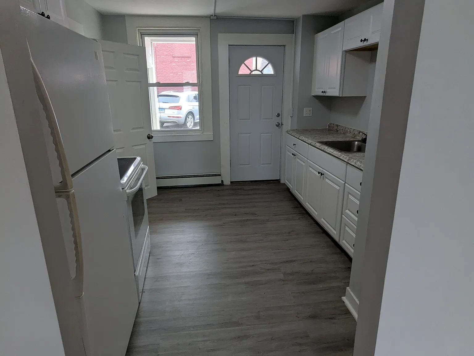 12 Cottage St — Photo 4
