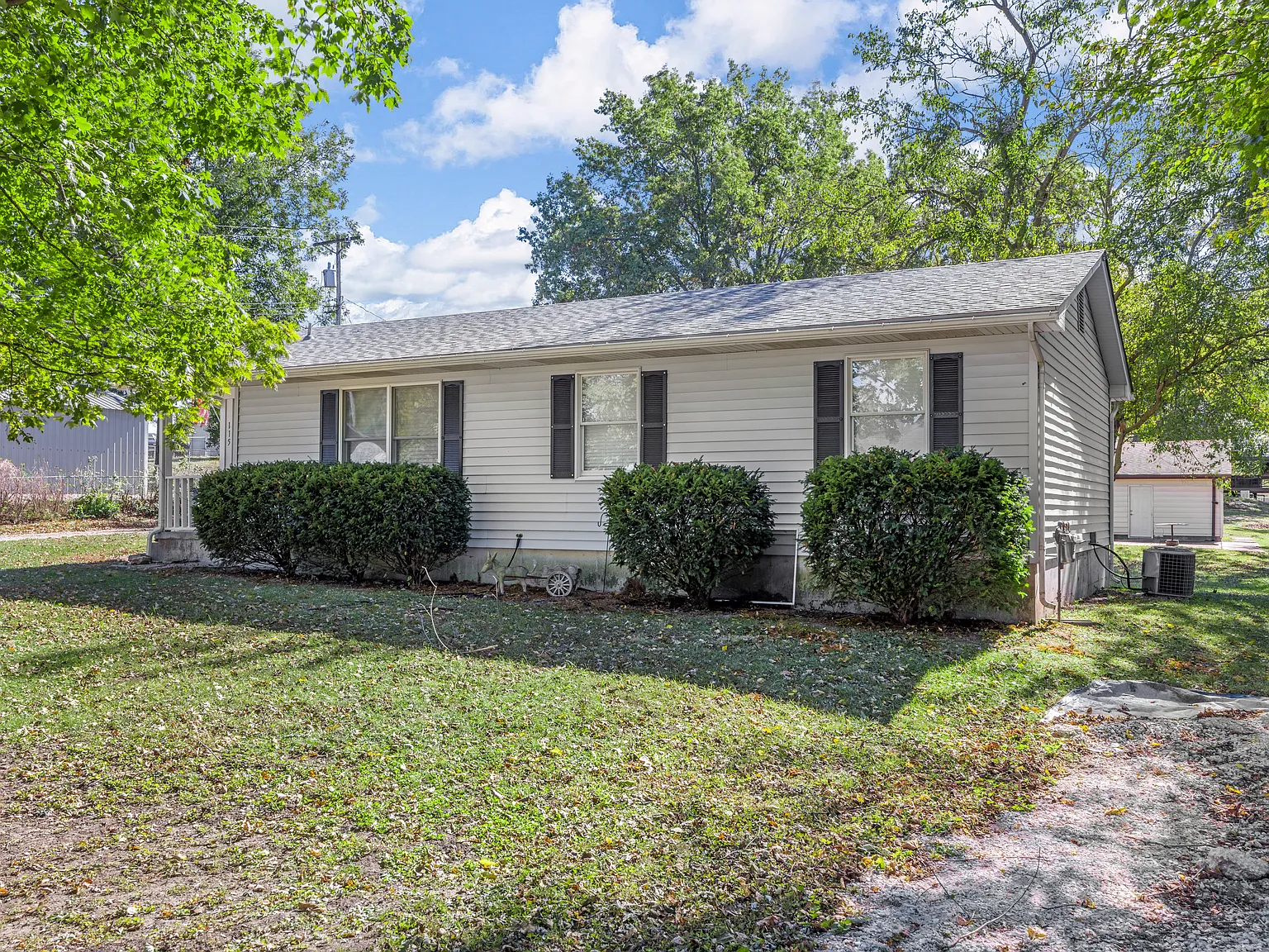3 bed, 1166 sqft, $2,200 — Photo 1