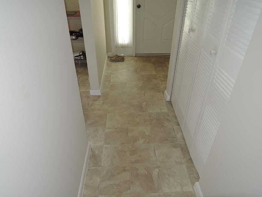 1st image of 1218 S Lakes End Dr APT B