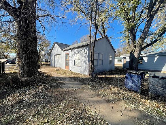 5th image of 206 W Carr Ave #204 & 208