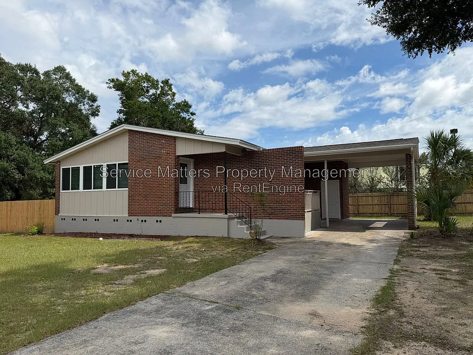 707 Woodmere Dr