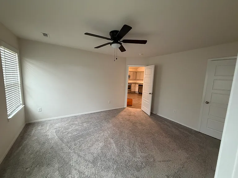 515 Ashwood St — Photo 7