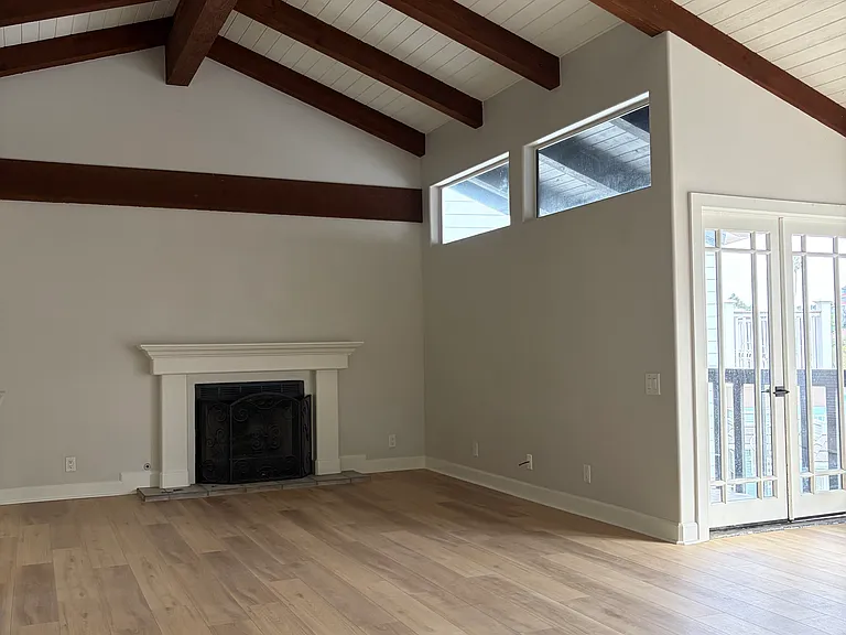 25212 Manzanita Dr — Photo 2
