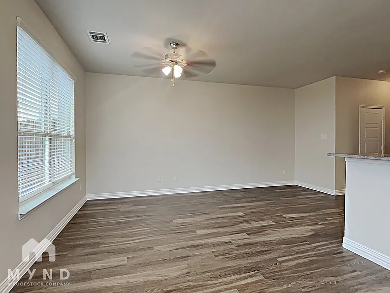 101 Peach St #1 — Photo 5